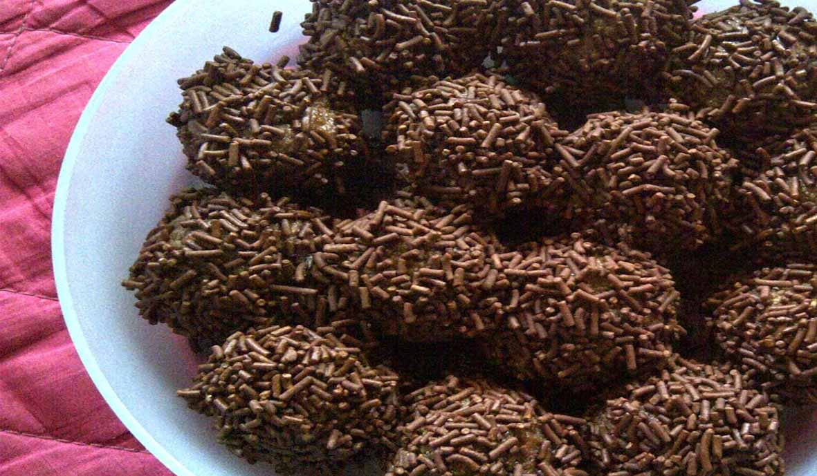 Bola-Bola Coklat