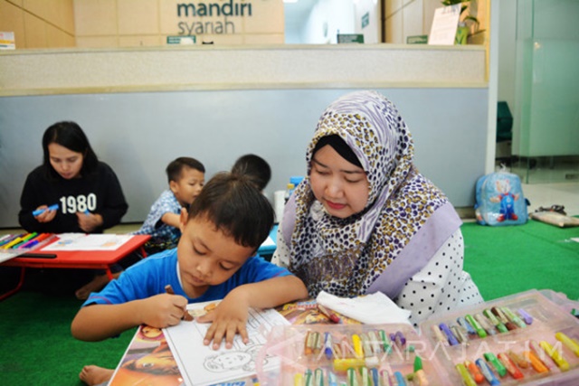 Kebiasaan Ibu yang Bisa Membuat Anak  Rajin Belajar  EduCenter