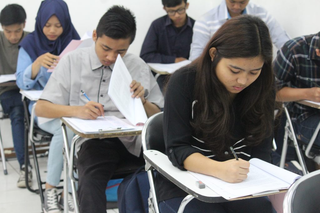 Memilih Kelas Sesuai dengan Keinginan - pmb.unpas.ac.id