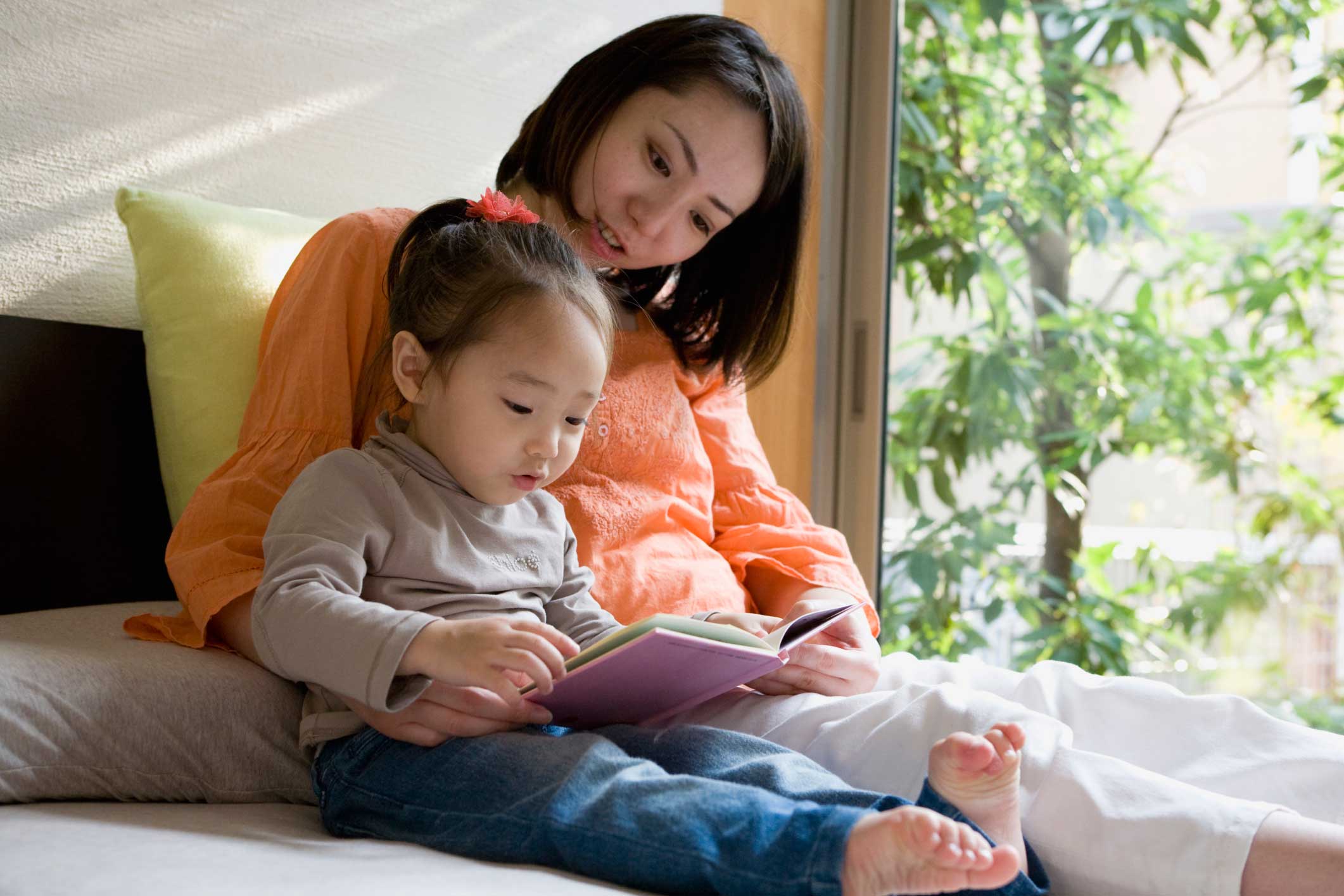 Японская мама показывает. Японское воспитание. Мама и ребенок Япония. Японское воспитание детей. Япония дети.