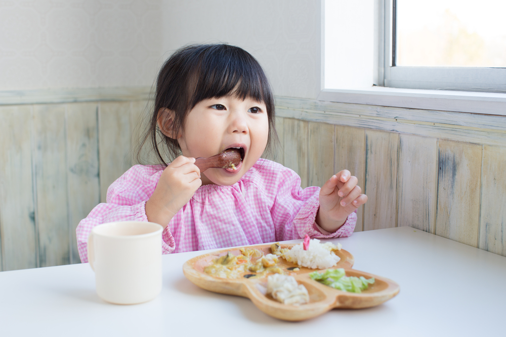 Tips Mudah Terapkan Kebiasaan Makan  Sehat pada Anak 