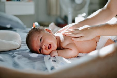 Merawat bayi baru lahir