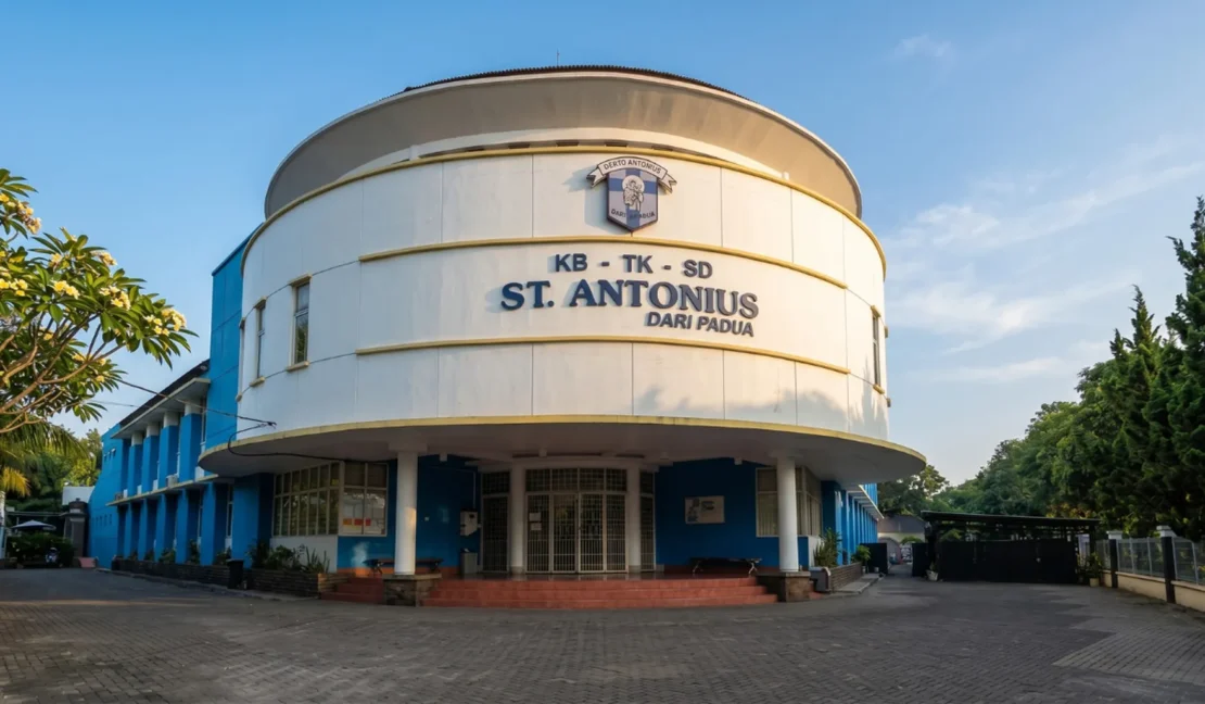 7. Santo Antonius dari Padua BSD_www.educenter.id