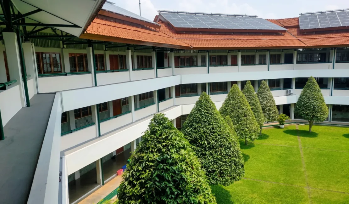 8. Santa Ursula BSD_www.educenter.id